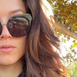 Meet your Posher, Carly